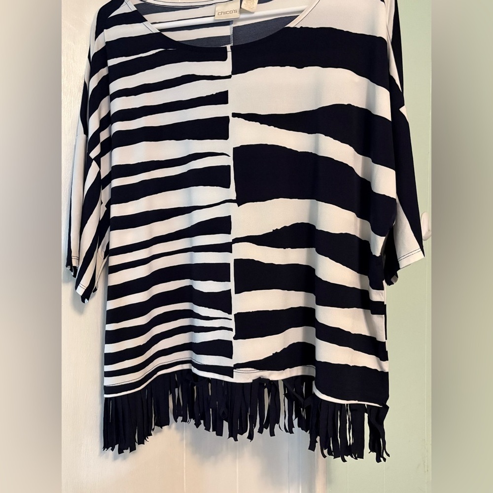 Chico's Black and White Asymmetrical Short Sleeve Tunic - Picture 6 of 7